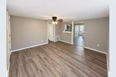 114 Royal Street, Taylor, TX 76574 - Photo 3