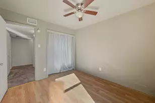 2124 Burton Dr, Austin, TX 78741 - Photo 23