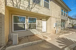 2124 Burton Dr, Austin, TX 78741 - Photo 31