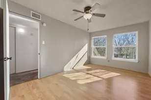 2124 Burton Dr, Austin, TX 78741 - Photo 17