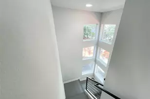 2105 Haskell St, Austin, TX 78702 - Photo 9