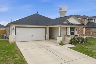135 Agua Azul Bnd, Kyle, TX 78640 - Photo 3