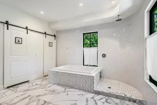 1304 Navasota St, Austin, TX 78702 - Photo 15