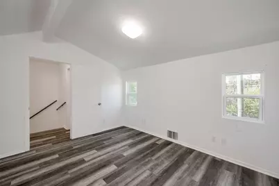 1303 E Saint Johns Avenue, Austin, TX 78752 - Photo 19