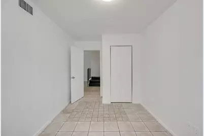 1303 E Saint Johns Avenue, Austin, TX 78752 - Photo 17