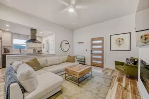 5313 Downs Dr, Austin, TX 78721 - Photo 5