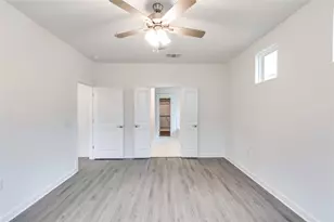 15501 Lustrous Amber Cv, Del Valle, TX 78617 - Photo 17