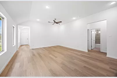 204 Hornet Street, Elgin, TX 78621 - Photo 5