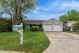 807 Travis St, Lockhart, TX 78644 - Photo 1
