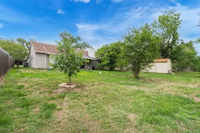 807 Travis Street, Lockhart, TX 78644 - Photo 19