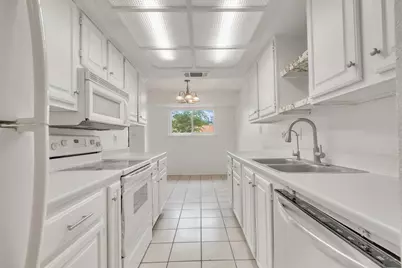 807 Travis Street, Lockhart, TX 78644 - Photo 7