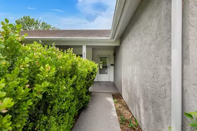 807 Travis Street, Lockhart, TX 78644 - Photo 3