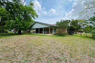 206 Loesch Dr, Elgin, TX 78621 - Photo 31