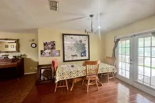 206 Loesch Dr, Elgin, TX 78621 - Photo 11