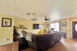 206 Loesch Dr, Elgin, TX 78621 - Photo 7