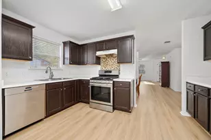 409 Ballentine Ct, Hutto, TX 78634 - Photo 13