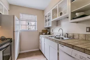 6903 Deatonhill Dr, Austin, TX 78745 - Photo 5