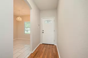 115 N Brown St, Hutto, TX 78634 - Photo 3