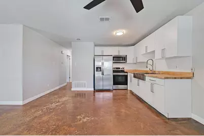 2403 La Casa Drive, Austin, TX 78704 - Photo 11