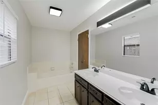 8106 Chainfire Cove, Austin, TX 78729 - Photo 15