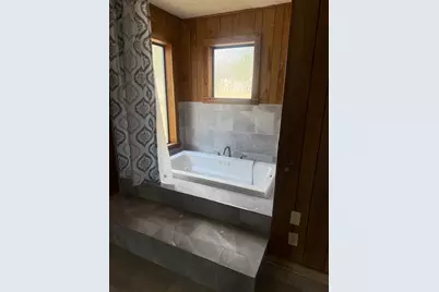 600 Pecan Avenue, Luling, TX 78648 - Photo 13