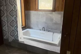 600 Pecan Ave, Luling, TX 78648 - Photo 13