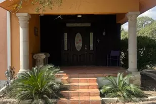 600 Pecan Ave, Luling, TX 78648 - Photo 1