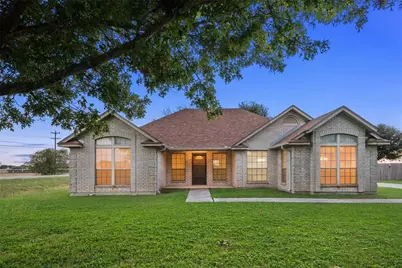 1019 San Jacinto Street, Lockhart, TX 78644 - Photo 1