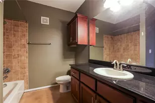 910 W 25th St, Austin, TX 78705 - Photo 19
