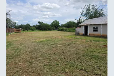 1510 A Street, Floresville, TX 78114 - Photo 11