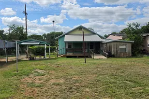 1510 A St, Floresville, TX 78114 - Photo 9