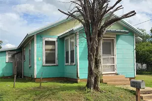 1510 A St, Floresville, TX 78114 - Photo 1