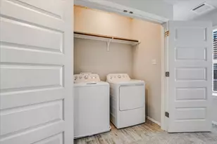 204 Crescent St, Georgetown, TX 78626 - Photo 5