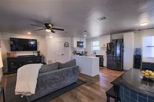 20811 Trapper Ln, Lago Vista, TX 78645 - Photo 11