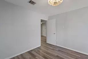 11809 Eubank Dr, Austin, TX 78758 - Photo 13