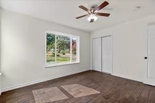 28 Lost Pines Ave, Bastrop, TX 78602 - Photo 27