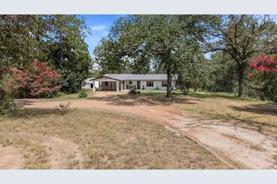 28 Lost Pines Avenue, Bastrop, TX 78602 - Photo 3