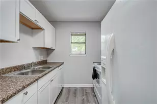 4307 S 1st St, Austin, TX 78745 - Photo 13