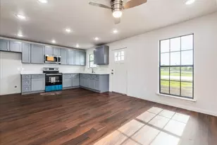 112 Gazley A & B St, Smithville, TX 78957 - Photo 29