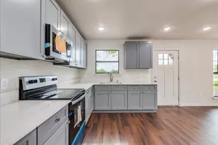 112 Gazley A & B St, Smithville, TX 78957 - Photo 25