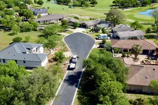 112 Winchester, Horseshoe Bay, TX 78657 - Photo 3