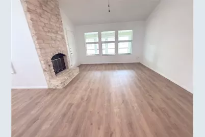 1915 Egger Avenue, Round Rock, TX 78664 - Photo 5