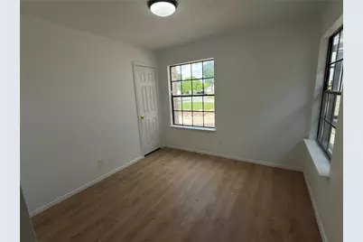 1915 Egger Avenue, Round Rock, TX 78664 - Photo 9