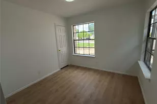 1915 Egger Ave, Round Rock, TX 78664 - Photo 9
