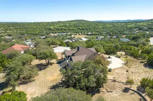 702 E Summit Dr, Briarcliff, TX 78669 - Photo 23