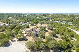 702 E Summit Dr, Briarcliff, TX 78669 - Photo 25