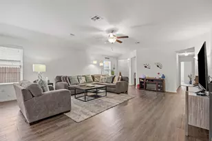 196 Jackson Blue Ln, Kyle, TX 78640 - Photo 5