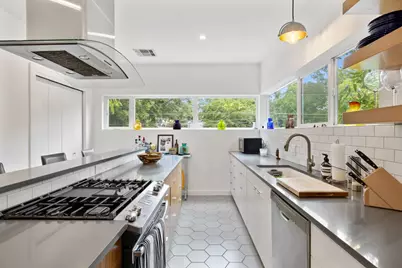 2016 Jesse E Segovia Street #A, Austin, TX 78702 - Photo 23