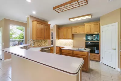 10608 Portrush Court, Austin, TX 78747 - Photo 11