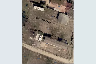 717 N Laurel Avenue, Luling, TX 78648 - Photo 1